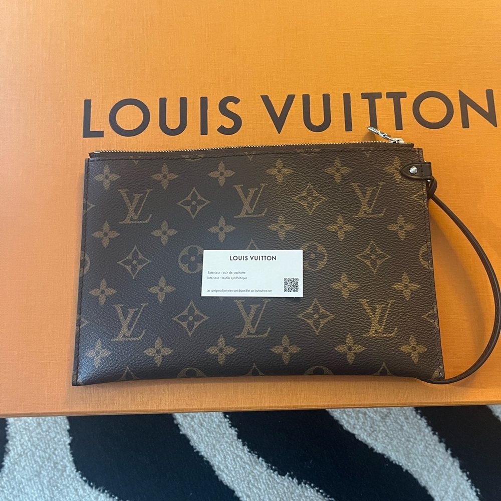 LV pouchette clutch - Picture 11 of 15